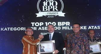 BPR Terbaik Raih Penghargaan Top 100 BPR 2018